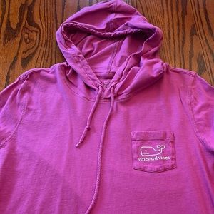 Vineyard vines hooded tshirt in orchid color, size L
